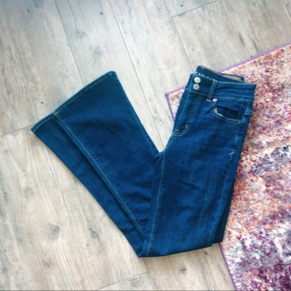 NWOT | AE | High Waisted Artist Flare Jeans